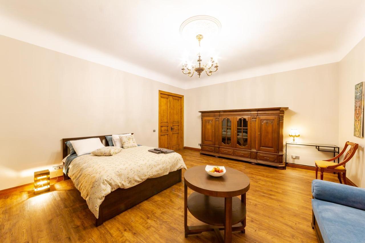 Apartment Cozy Storie's Ap, 47sqm, Renovated 2020, Free Parking Riga